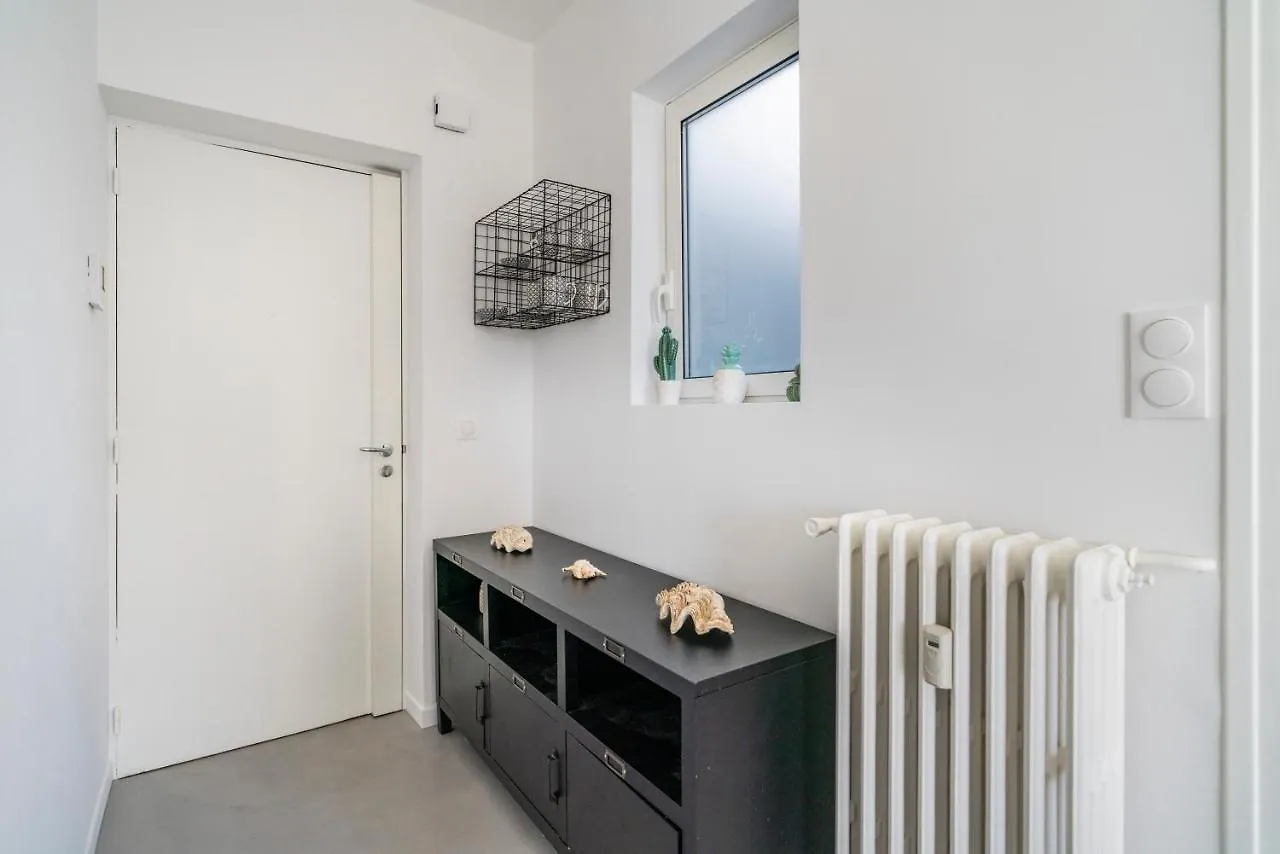 Apartment Appartement Situe A 1 Min De La Croisette Cannes France