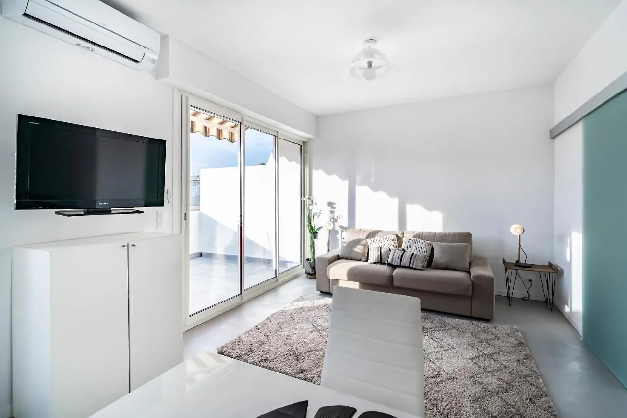 Apartment Appartement Situe A 1 Min De La Croisette Cannes